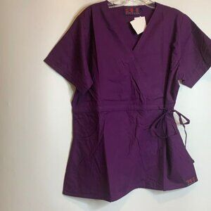 NWT Beverly Hills Uniforms Scrubs Top Large L